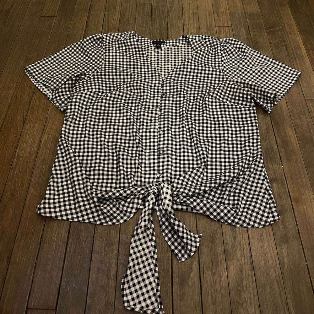 Ann Taylor Flutter Sleeve Tie Bottom Blouse!
